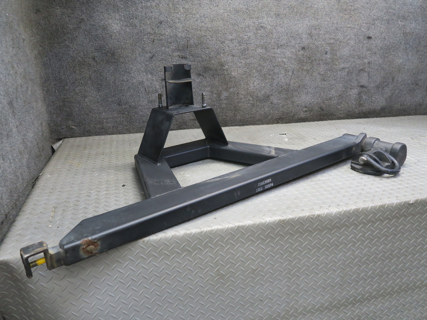 2003-2009 Hummer H2 Rear Spare Tire Holder Bracket Carrier w Hinge