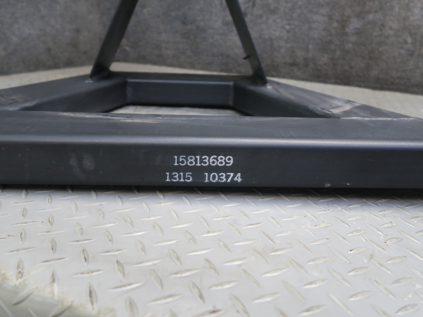 2003-2009 Hummer H2 Rear Spare Tire Holder Bracket Carrier w Hinge