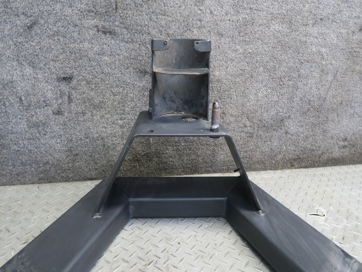 2003-2009 Hummer H2 Rear Spare Tire Holder Bracket Carrier w Hinge