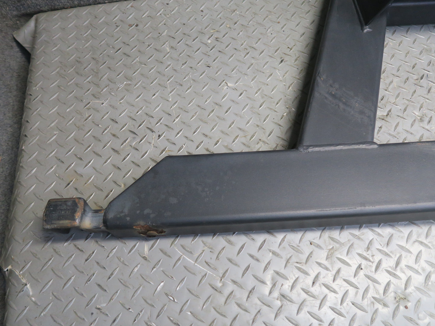 2003-2009 Hummer H2 Rear Spare Tire Holder Bracket Carrier w Hinge