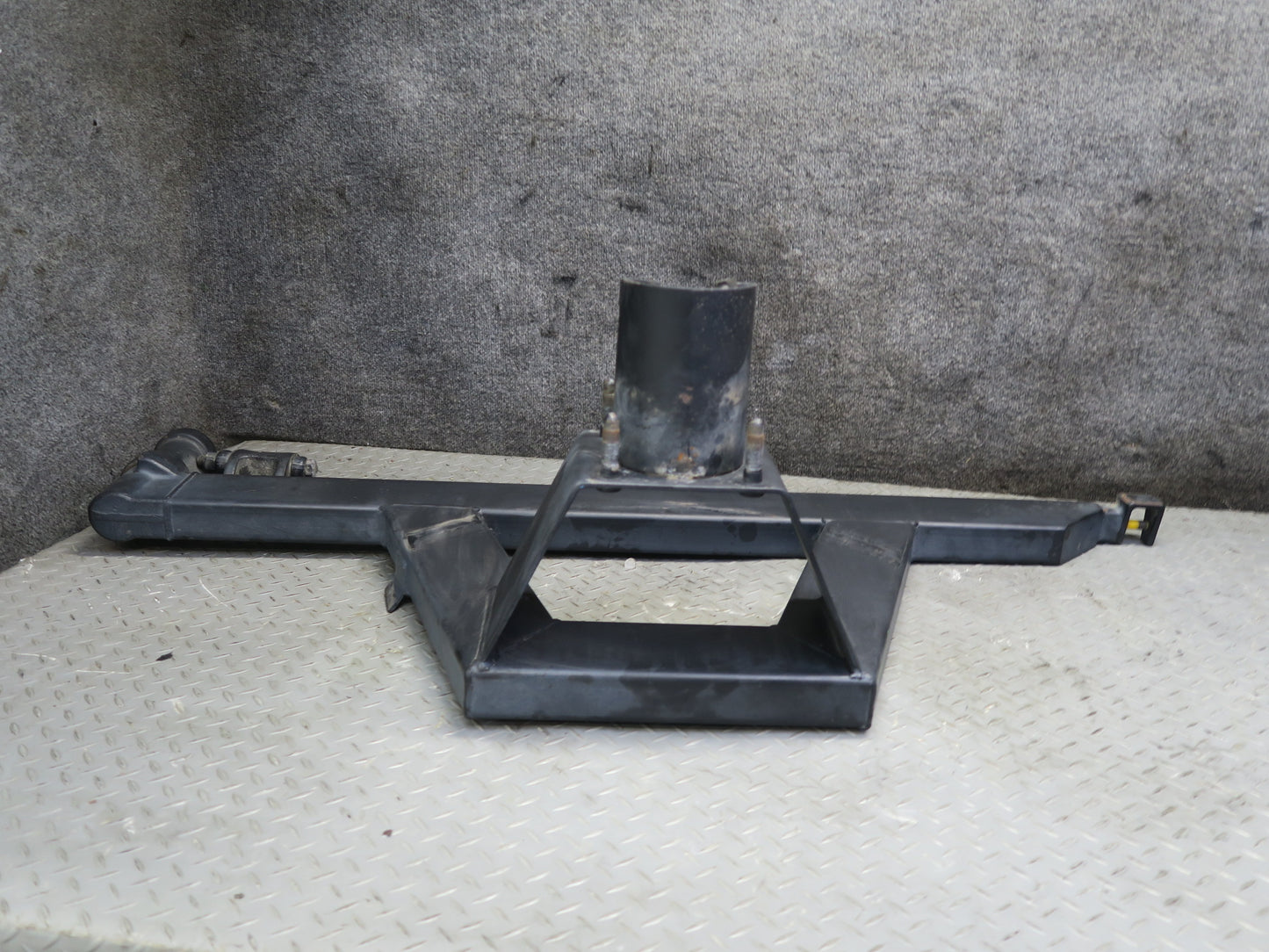 2003-2009 Hummer H2 Rear Spare Tire Holder Bracket Carrier w Hinge