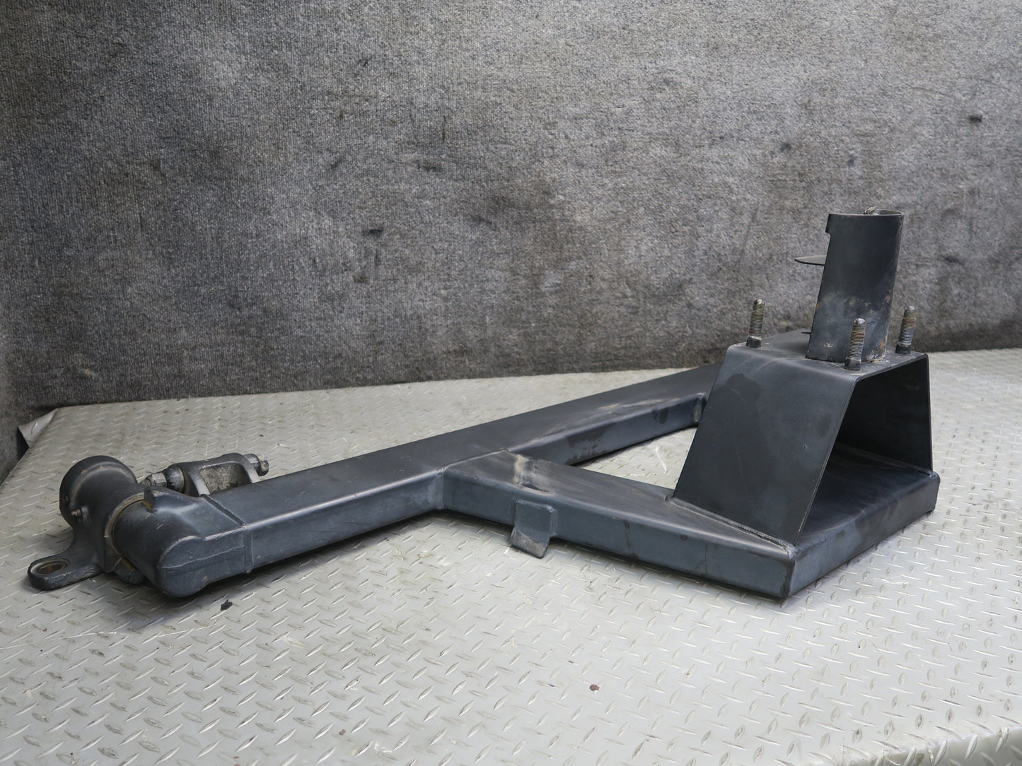 2003-2009 Hummer H2 Rear Spare Tire Holder Bracket Carrier w Hinge