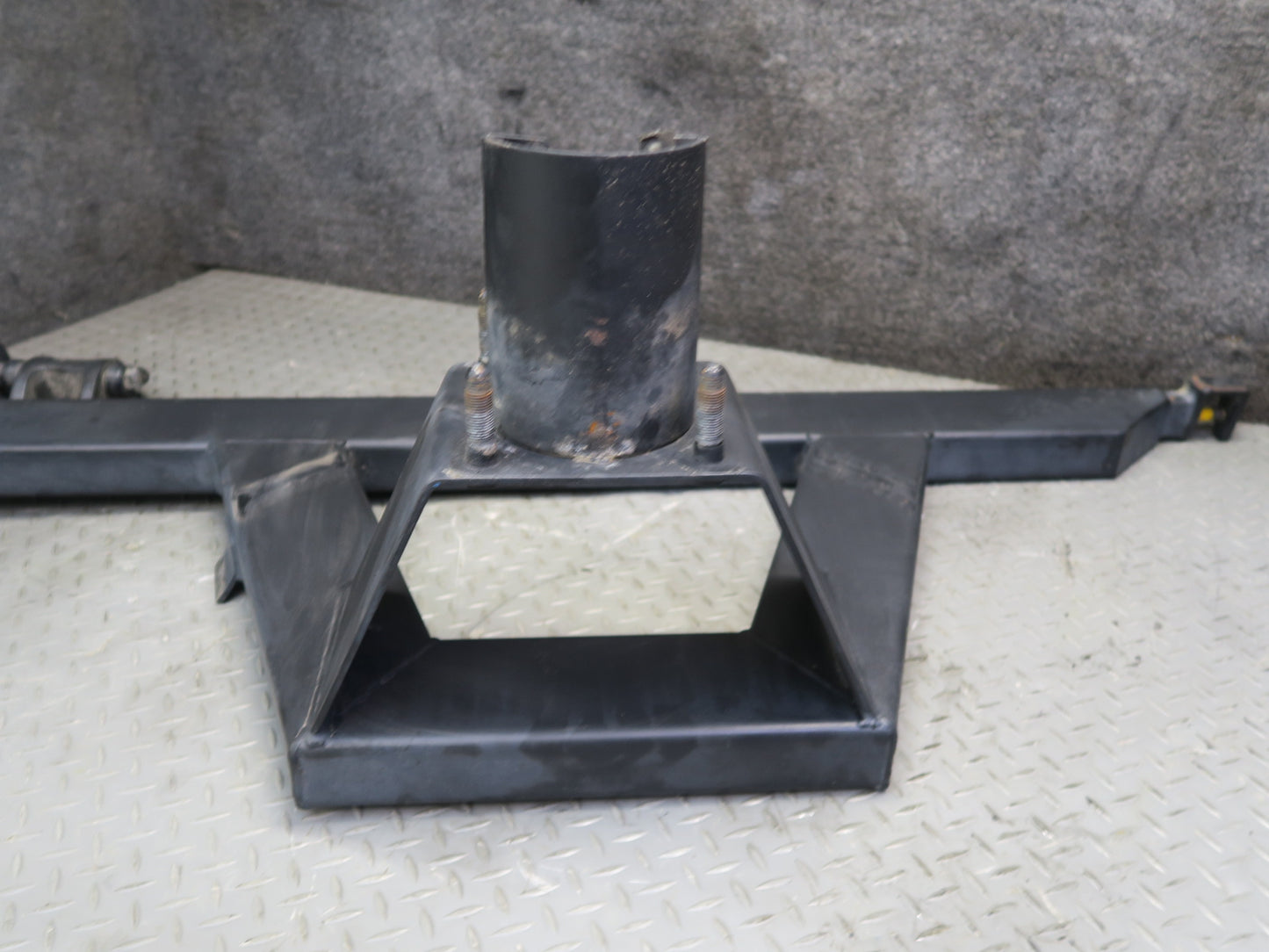 2003-2009 Hummer H2 Rear Spare Tire Holder Bracket Carrier w Hinge