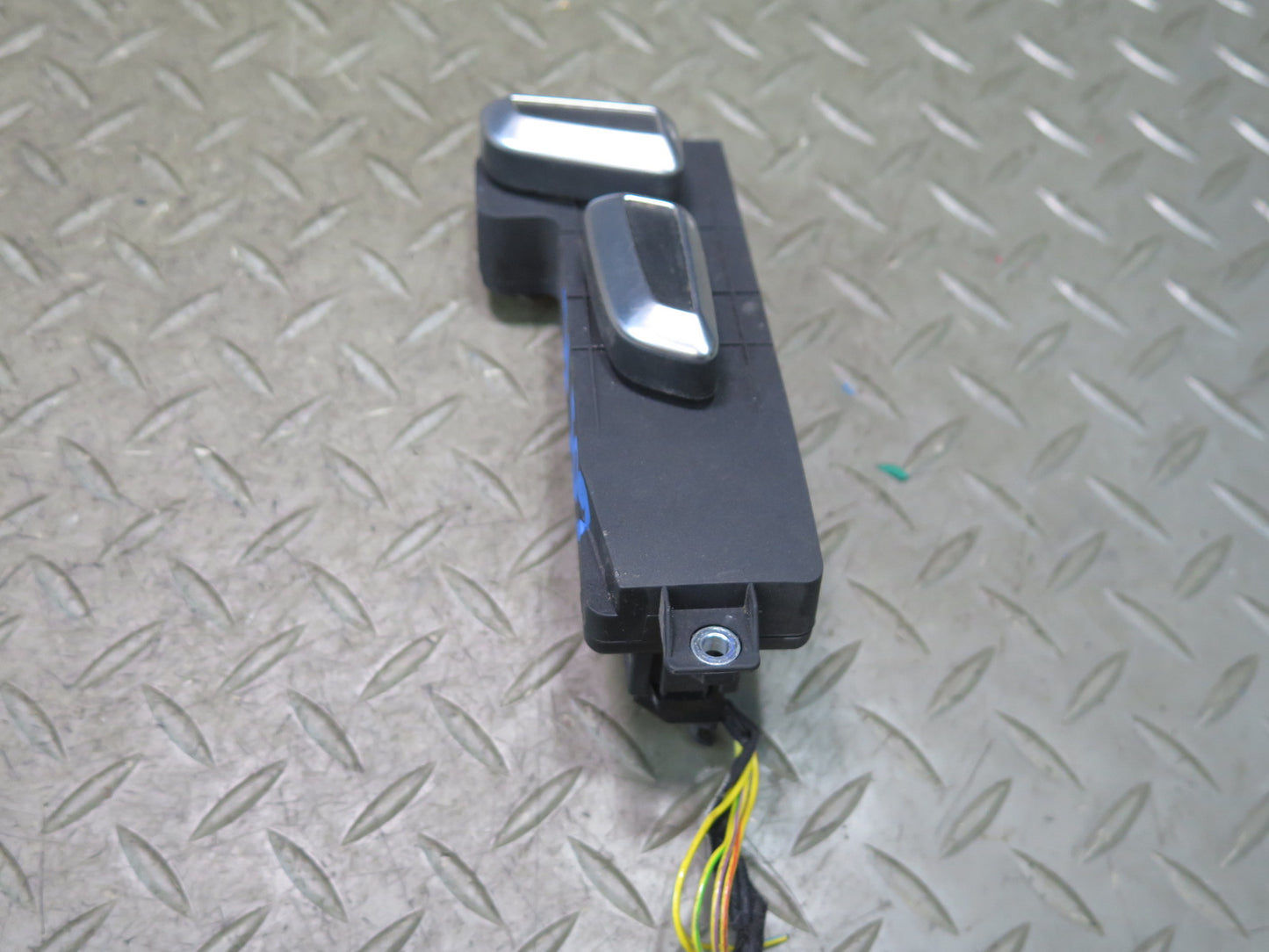 07-15 Audi 4L Q7 Front Left Seat Adjustment Control Switch 4L0959747A OEM