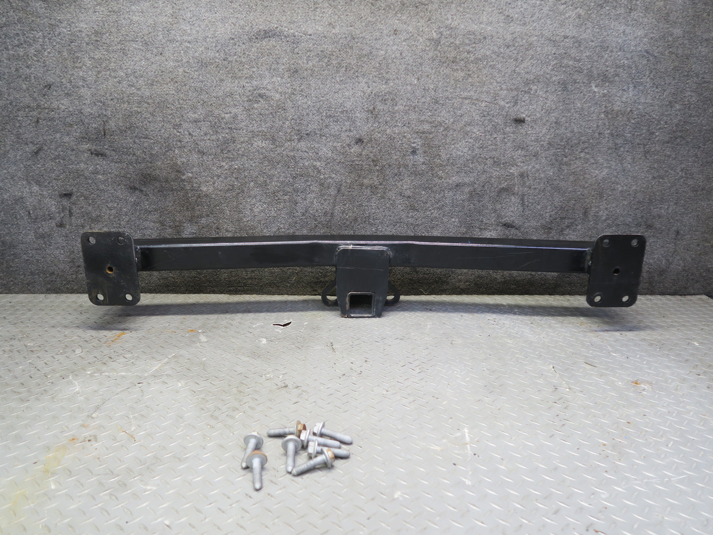 07-15 Audi 4L Q7 Rear TOW Towing Trailer Hitch Bar OEM