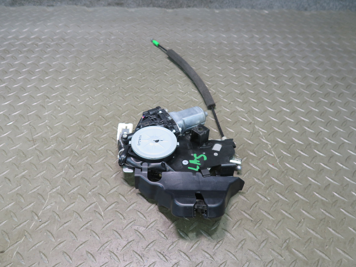 08-12 Lexus UVF46L LS600h Rear Trunk Lid Lock Latch Actuator Power Motor OEM
