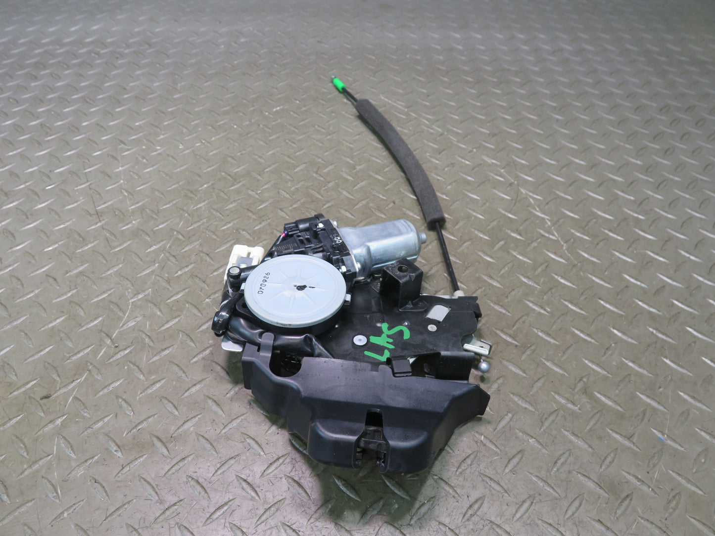 08-12 Lexus UVF46L LS600h Rear Trunk Lid Lock Latch Actuator Power Motor OEM