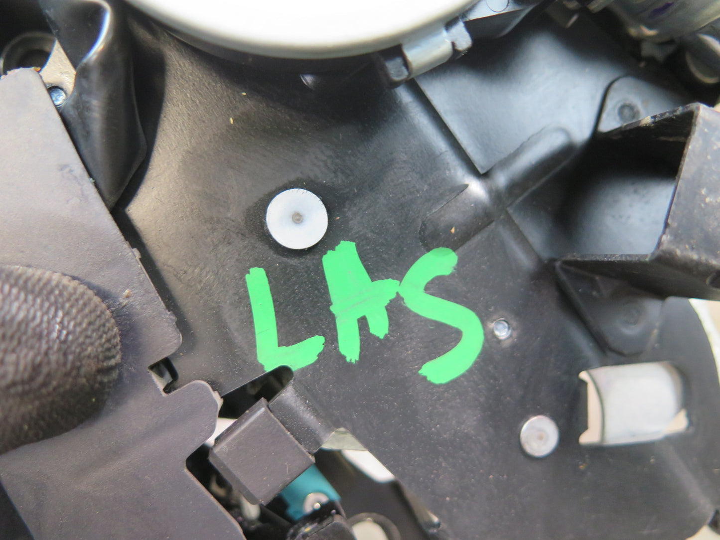 08-12 Lexus UVF46L LS600h Rear Trunk Lid Lock Latch Actuator Power Motor OEM