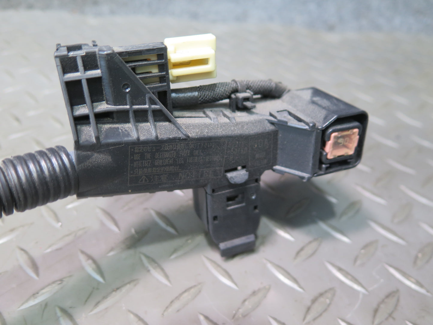 08-09 Lexus UVF46L LS600h Hybrid Rear Fuse Junction Box w Battery Cable