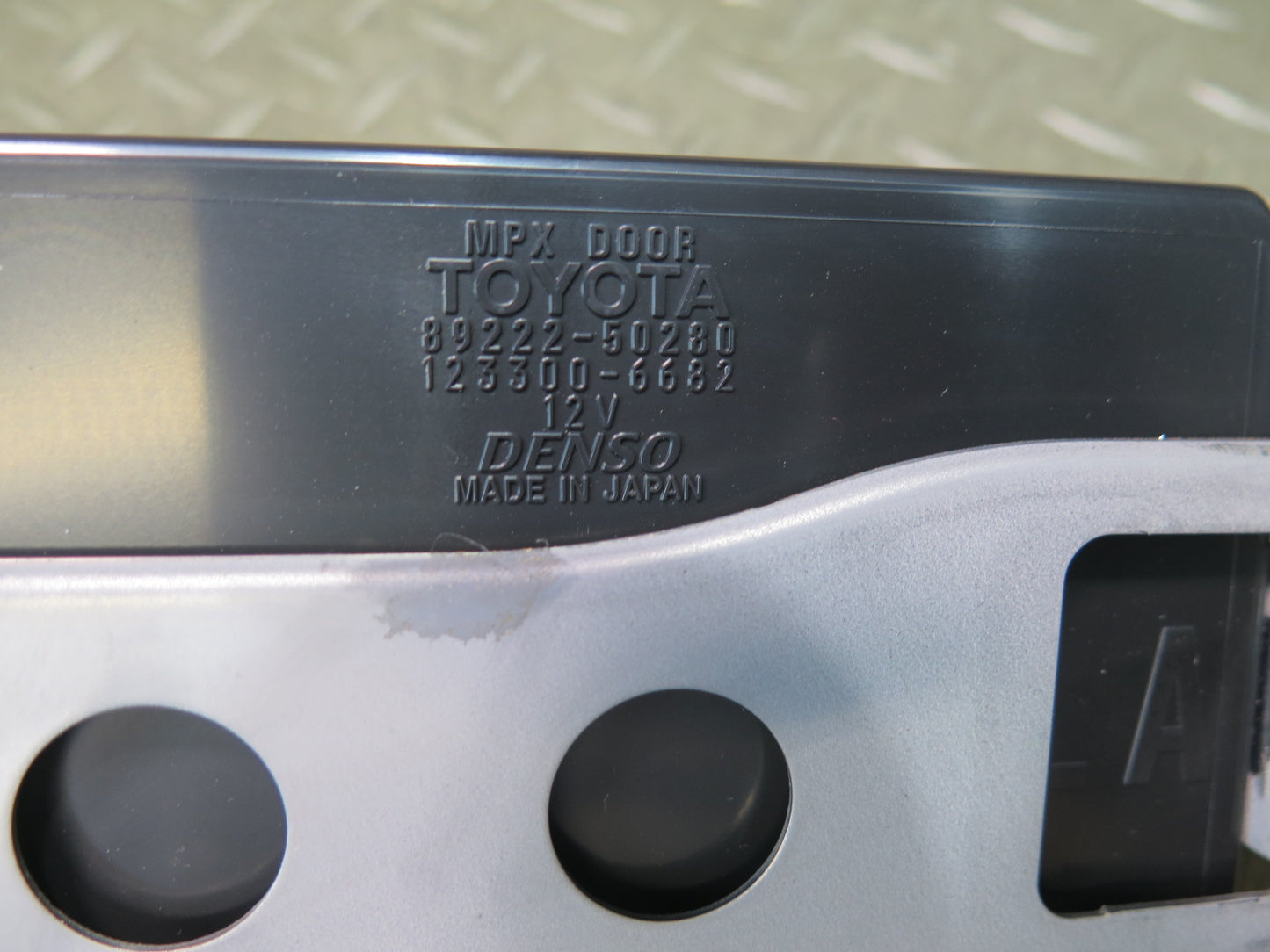 07-09 Lexus UVF46L LS600h LS460 Front Left Door Control Module 89222-50280 OEM