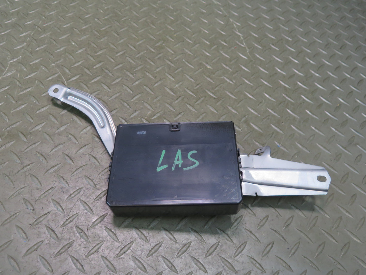 07-09 Lexus UVF46L LS600h LS460 Front Left Door Control Module 89222-50280 OEM