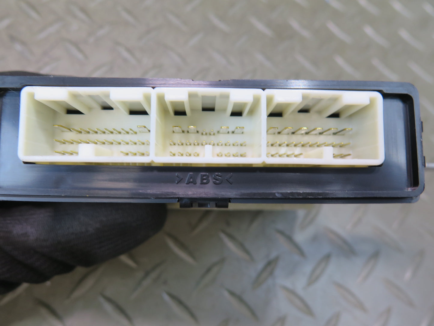 07-09 Lexus UVF46L LS600h LS460 Rear Left Door Control Module 89225-50041 OEM