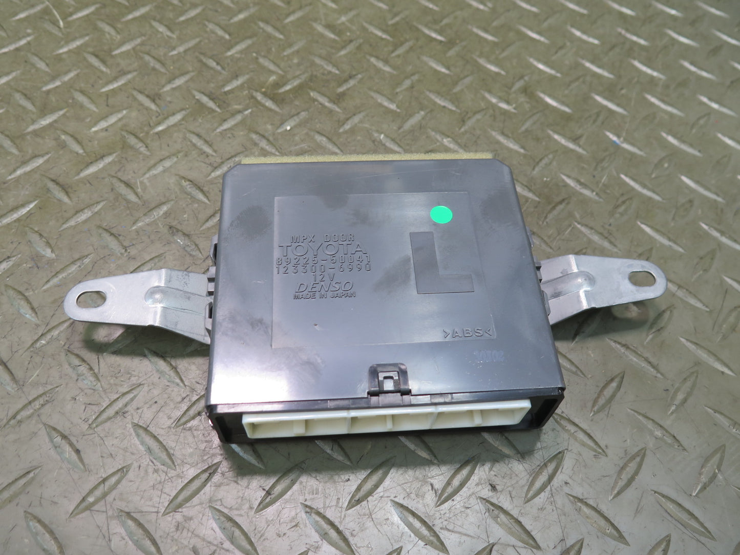 07-09 Lexus UVF46L LS600h LS460 Rear Left Door Control Module 89225-50041 OEM