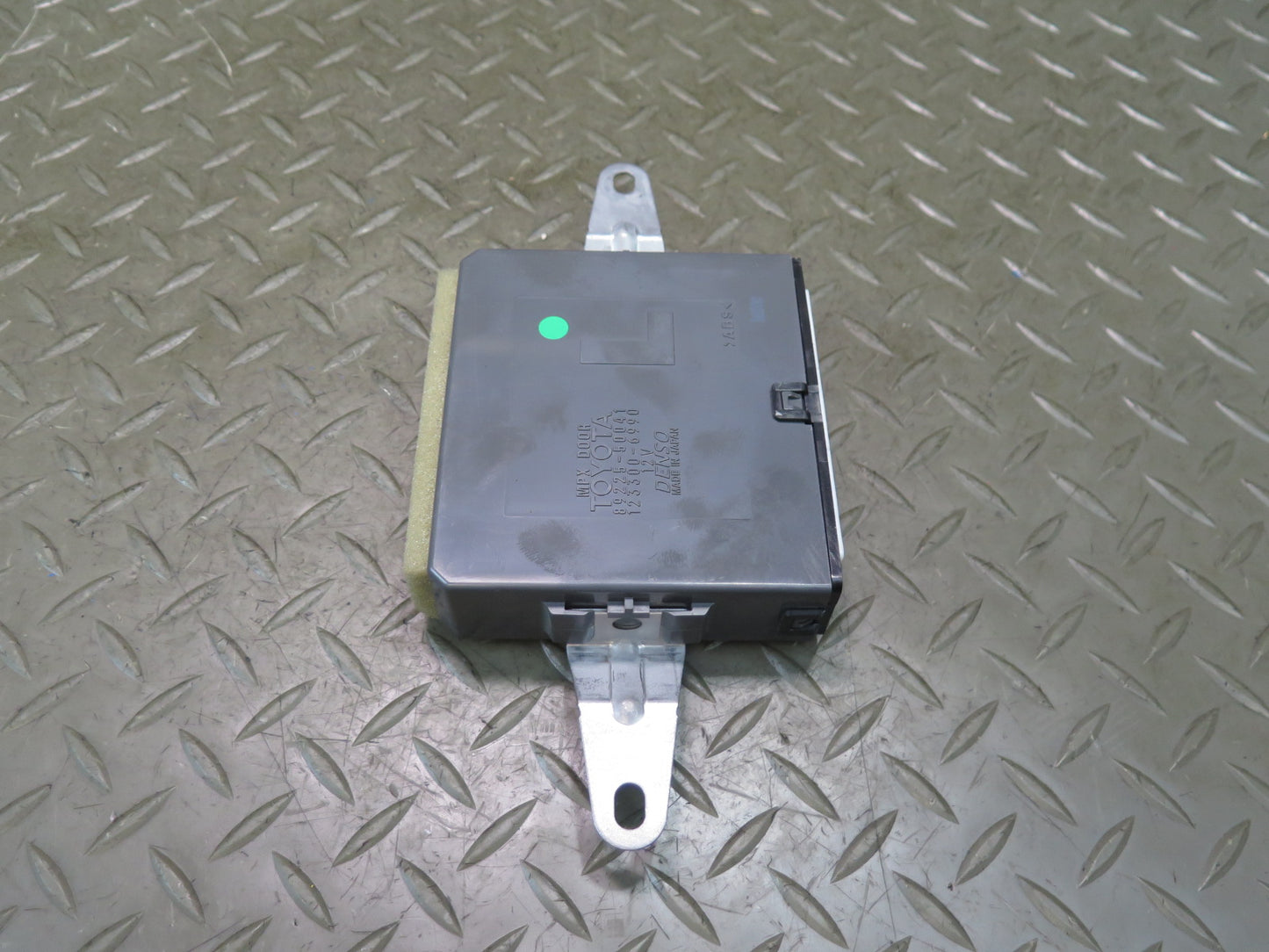07-09 Lexus UVF46L LS600h LS460 Rear Left Door Control Module 89225-50041 OEM