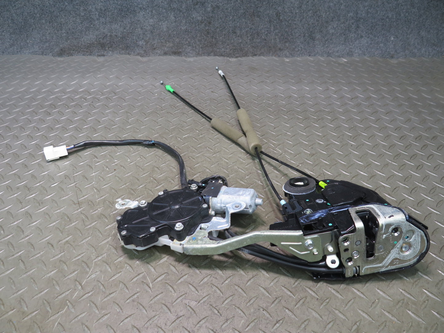 08-09 Lexus UVF46L LS600h Rear Right Door Lock Latch Actuator w Soft Close OEM