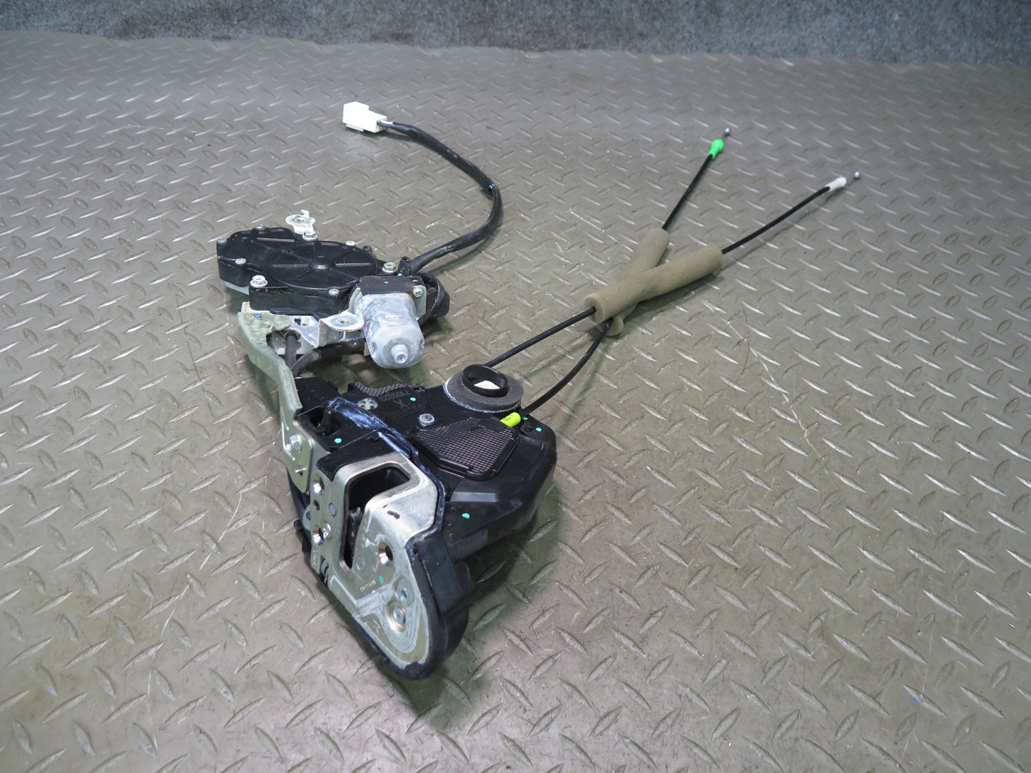 08-09 Lexus UVF46L LS600h Rear Right Door Lock Latch Actuator w Soft Close OEM