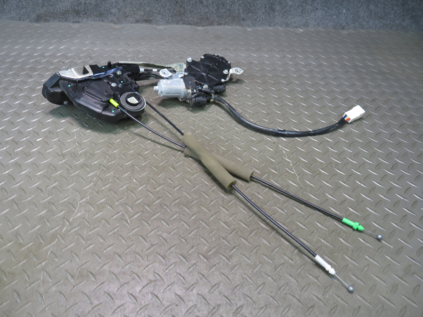 08-09 Lexus UVF46L LS600h Rear Right Door Lock Latch Actuator w Soft Close OEM