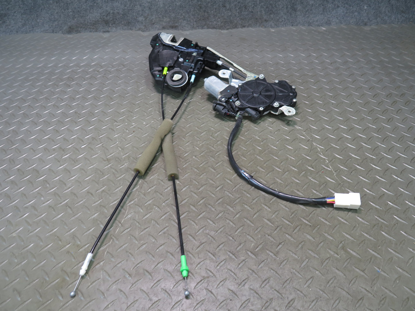 08-09 Lexus UVF46L LS600h Rear Right Door Lock Latch Actuator w Soft Close OEM
