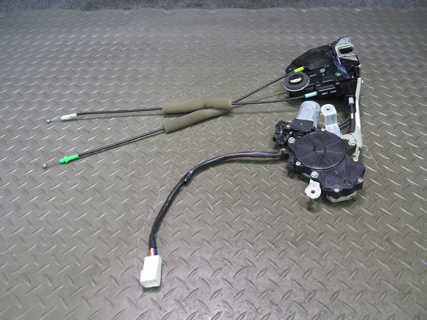 08-09 Lexus UVF46L LS600h Rear Right Door Lock Latch Actuator w Soft Close OEM