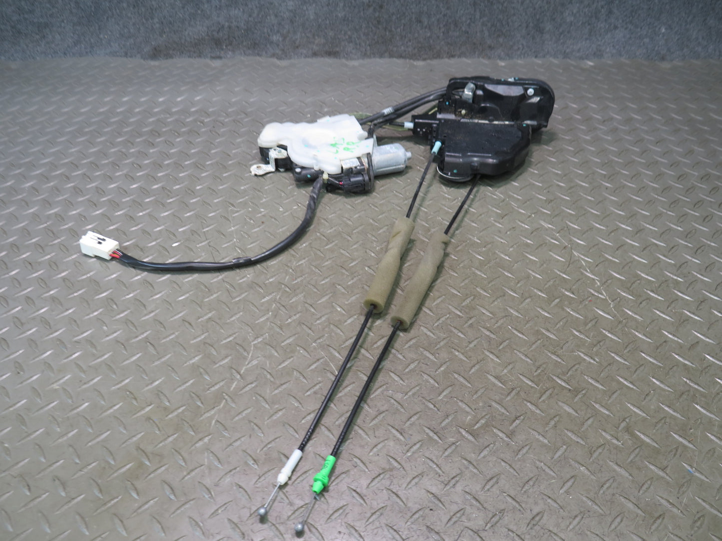 08-09 Lexus UVF46L LS600h Rear Right Door Lock Latch Actuator w Soft Close OEM