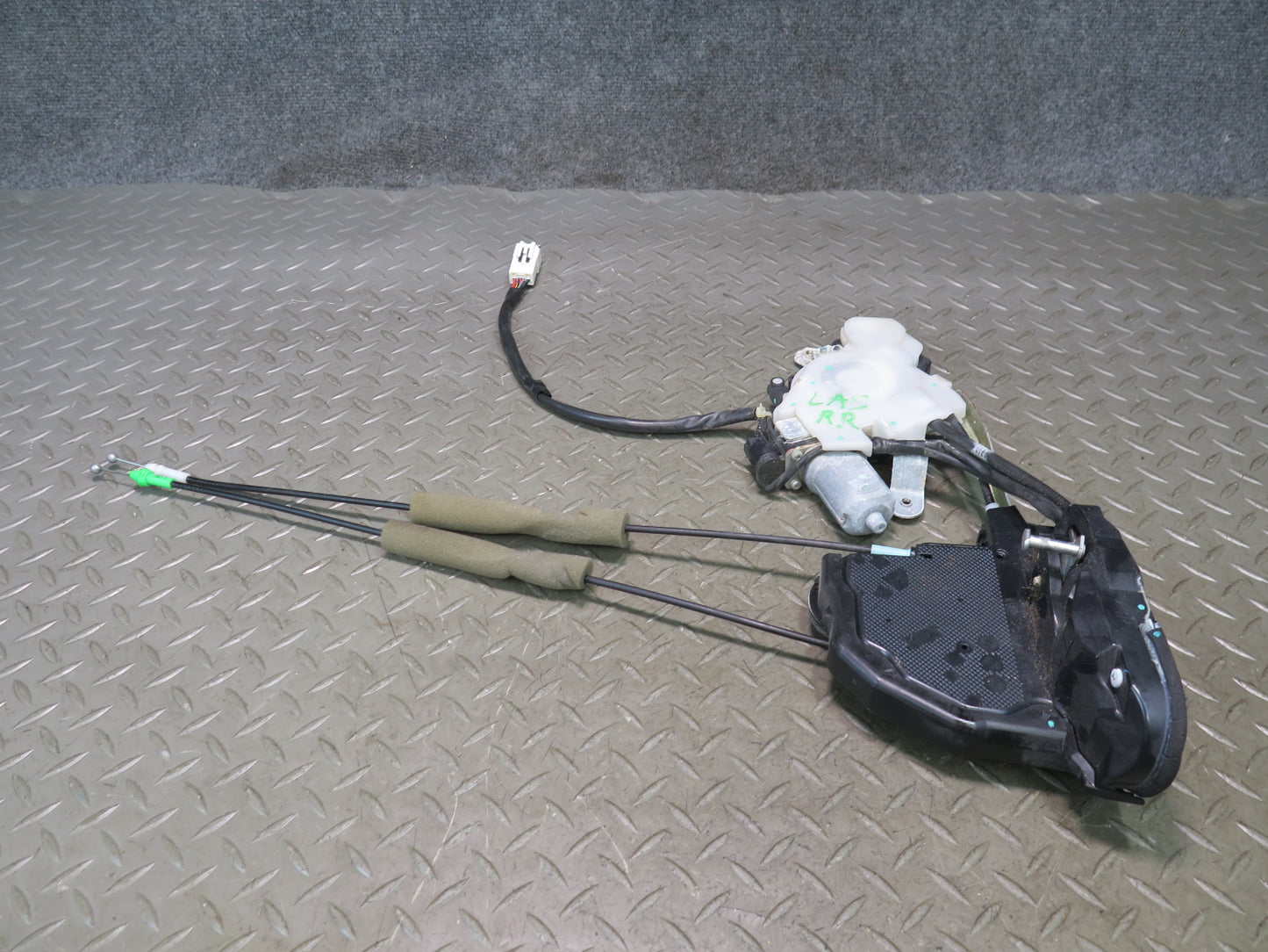 08-09 Lexus UVF46L LS600h Rear Right Door Lock Latch Actuator w Soft Close OEM