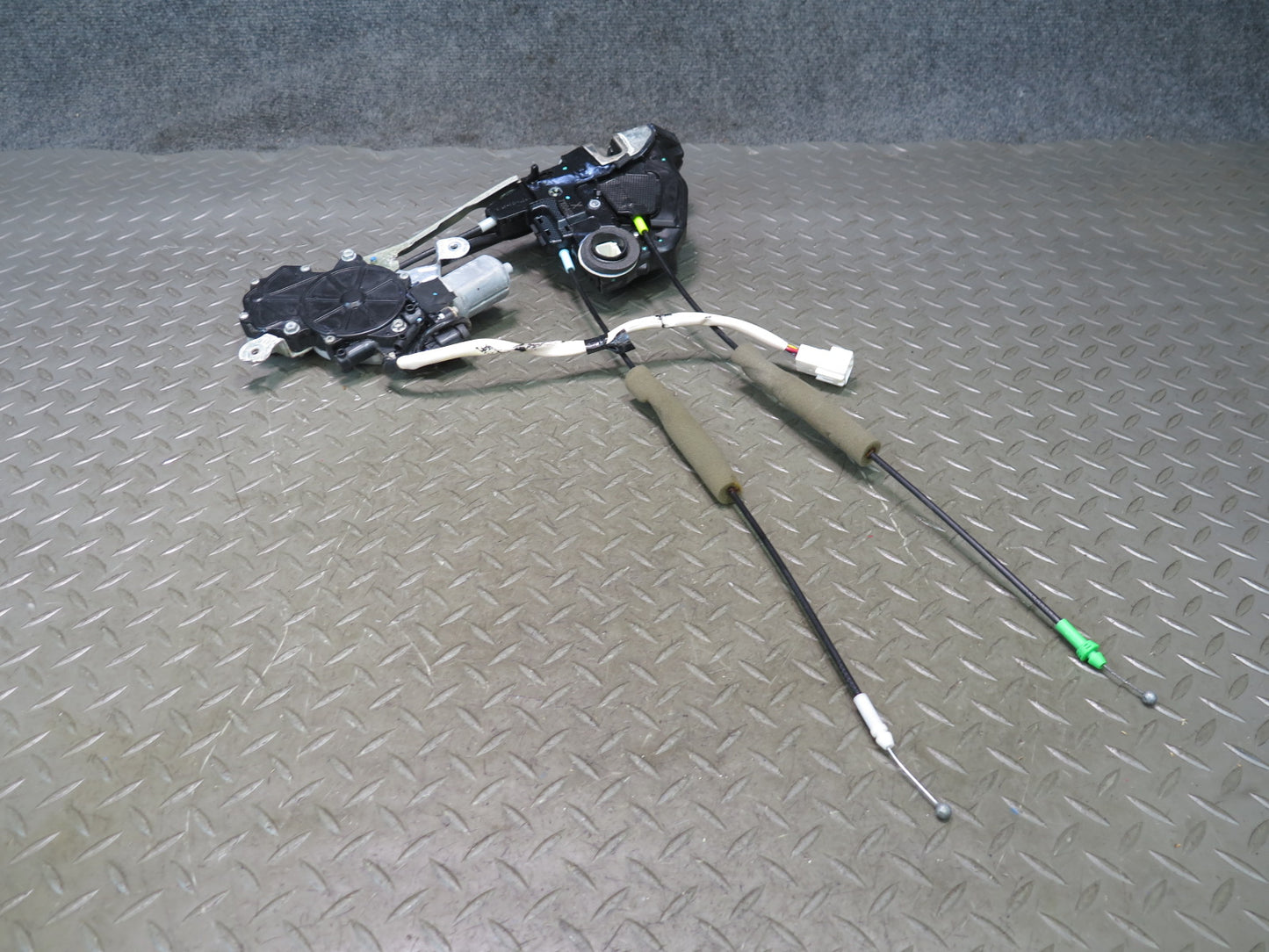 08-09 Lexus UVF46L LS600h Rear Left Door Lock Latch Actuator w Soft Close OEM