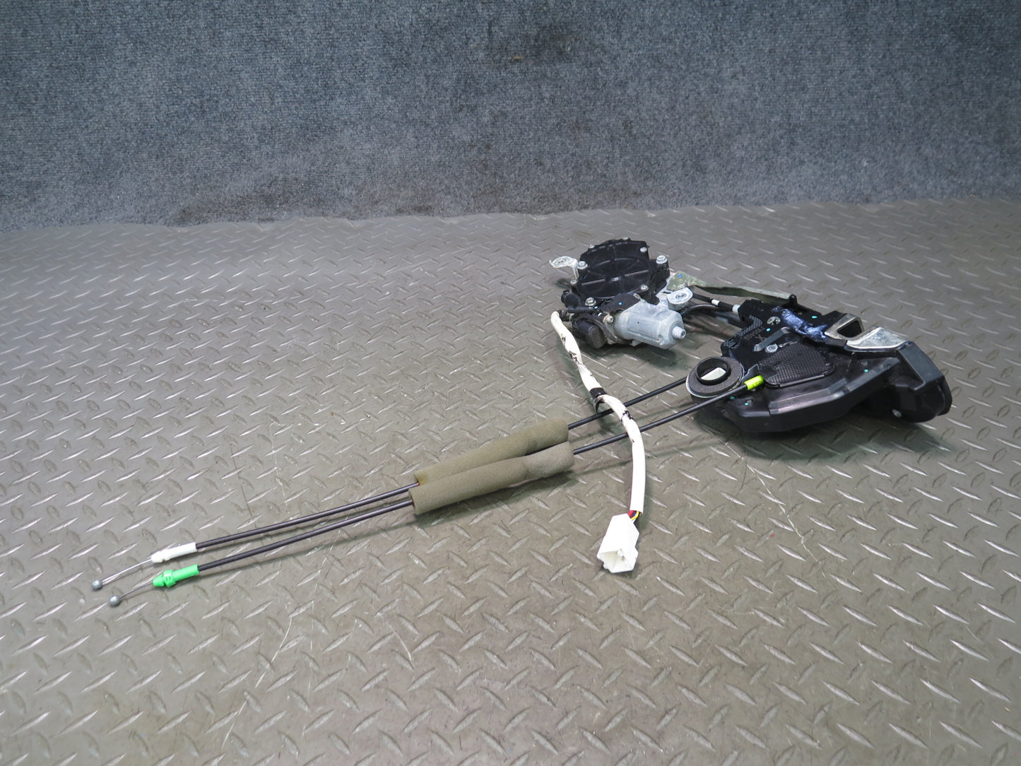 08-09 Lexus UVF46L LS600h Rear Left Door Lock Latch Actuator w Soft Close OEM