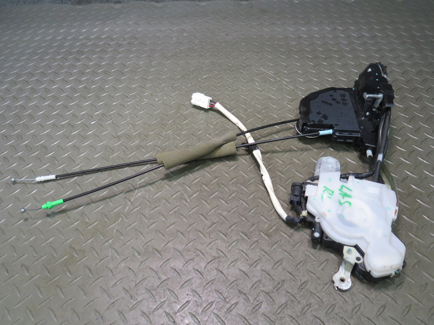 08-09 Lexus UVF46L LS600h Rear Left Door Lock Latch Actuator w Soft Close OEM