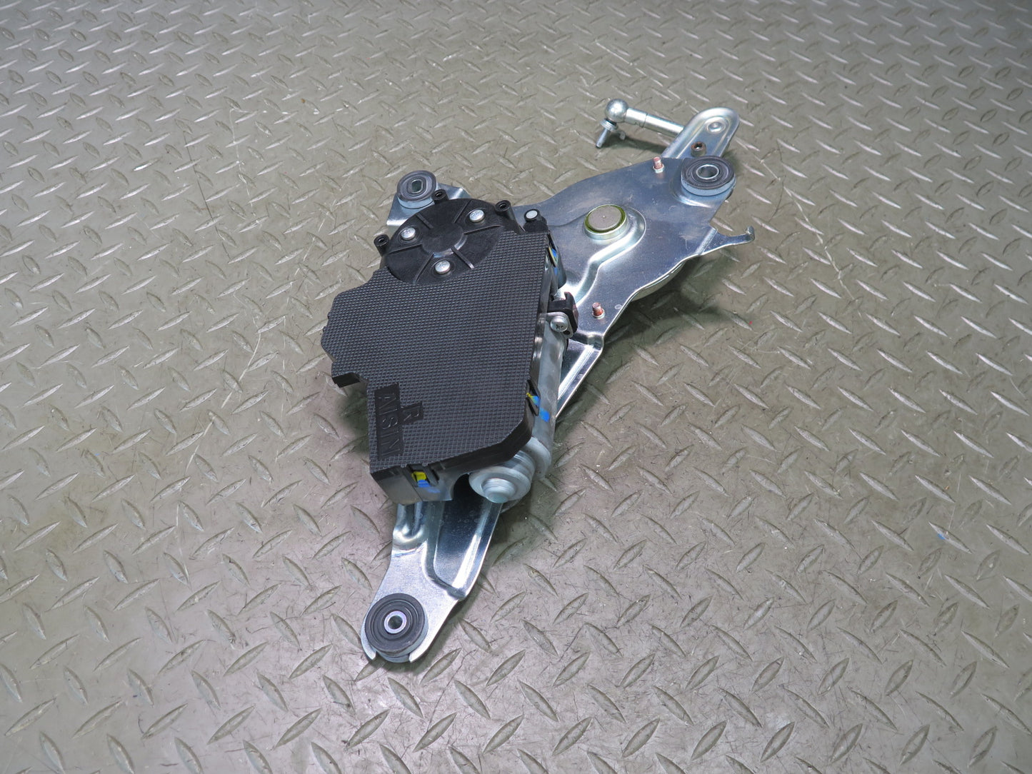 08-16 Lexus UVF46L LS600h Rear Trunk Lid Open Close Lift Actuator Motor