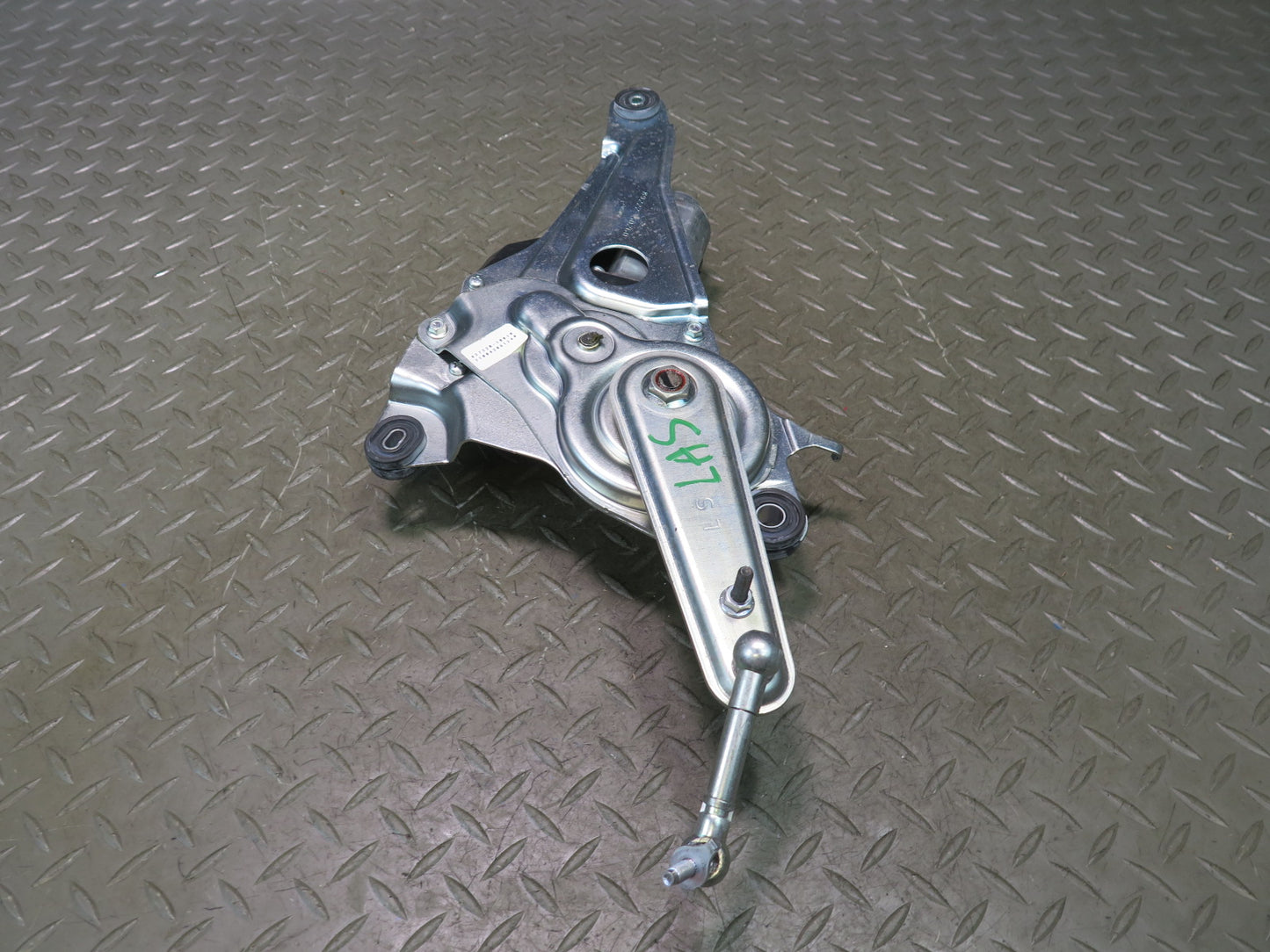 08-16 Lexus UVF46L LS600h Rear Trunk Lid Open Close Lift Actuator Motor