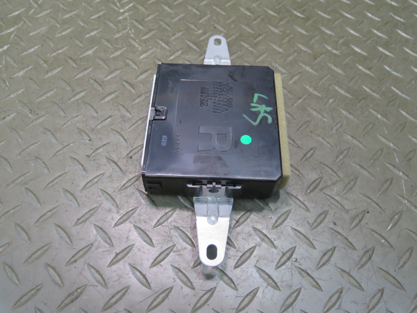 07-09 Lexus UVF46L LS600h LS460 Rear Right Door Control Module 89224-50121 OEM