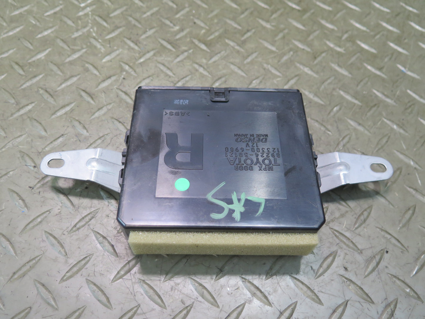 07-09 Lexus UVF46L LS600h LS460 Rear Right Door Control Module 89224-50121 OEM