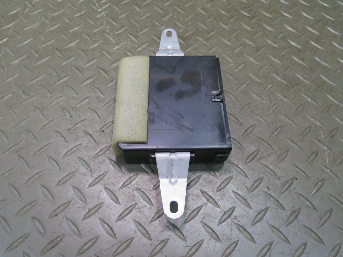 07-09 Lexus UVF46L LS600h LS460 Rear Right Door Control Module 89224-50121 OEM
