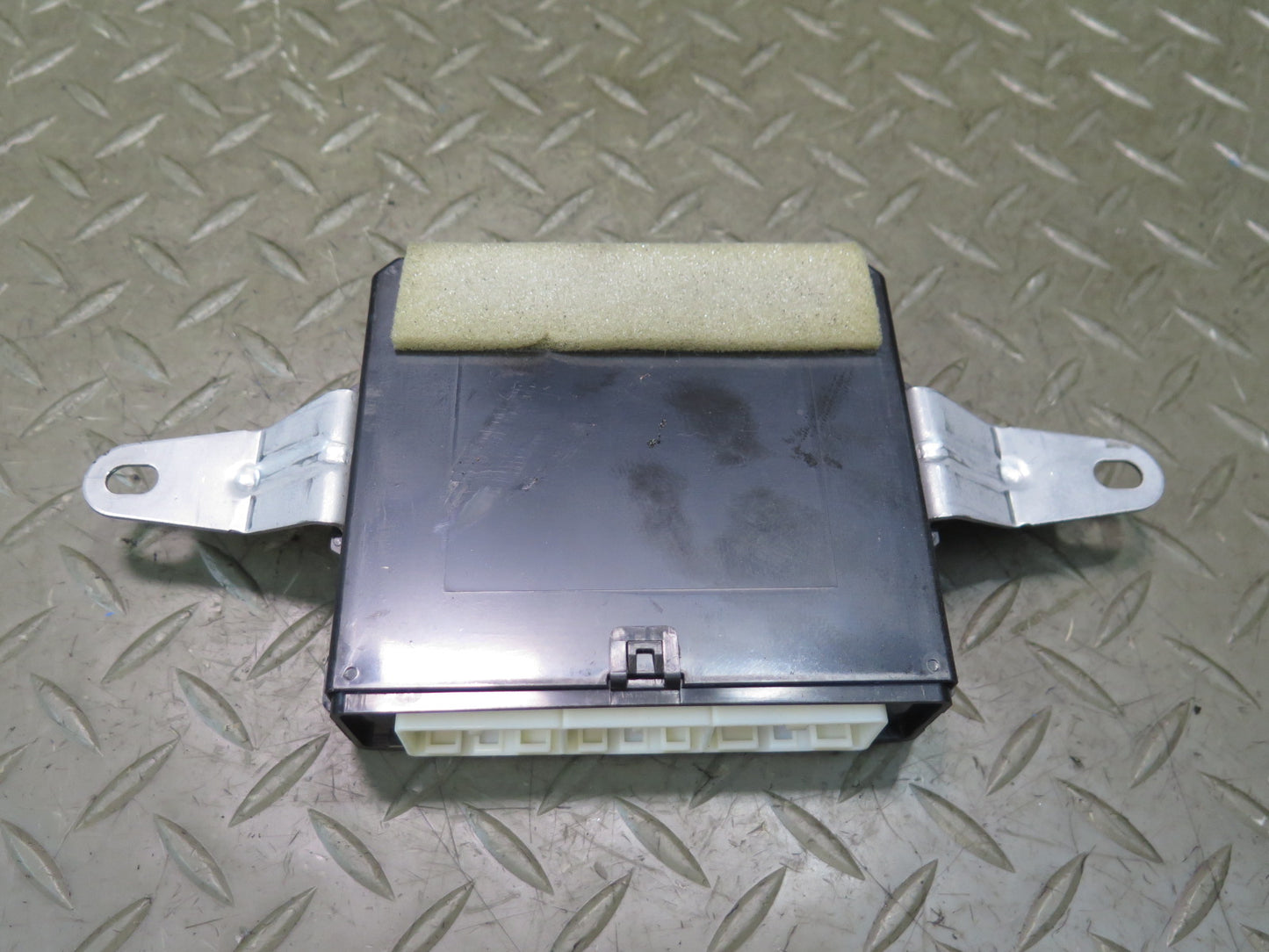 07-09 Lexus UVF46L LS600h LS460 Rear Right Door Control Module 89224-50121 OEM