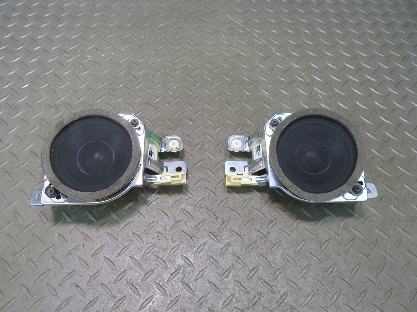 07-17 Lexus UVF46L LS600h LS460 Set of 2 Rear Door Mark Levinson Speaker OEM