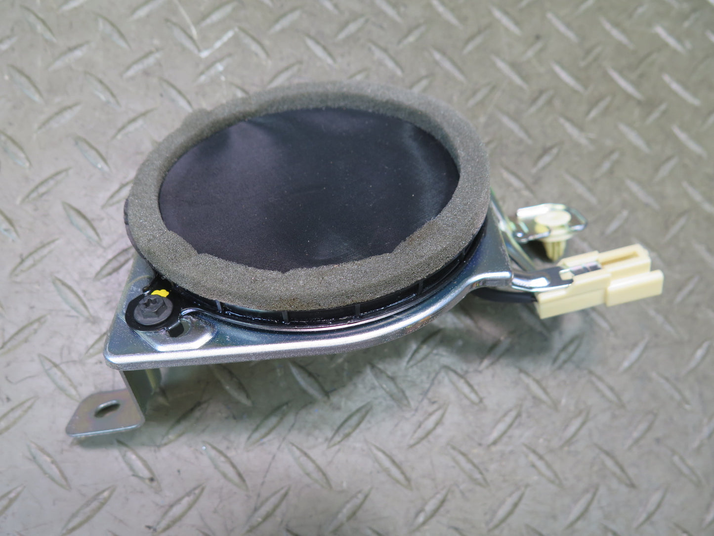 07-17 Lexus UVF46L LS600h LS460 Set of 2 Rear Door Mark Levinson Speaker OEM