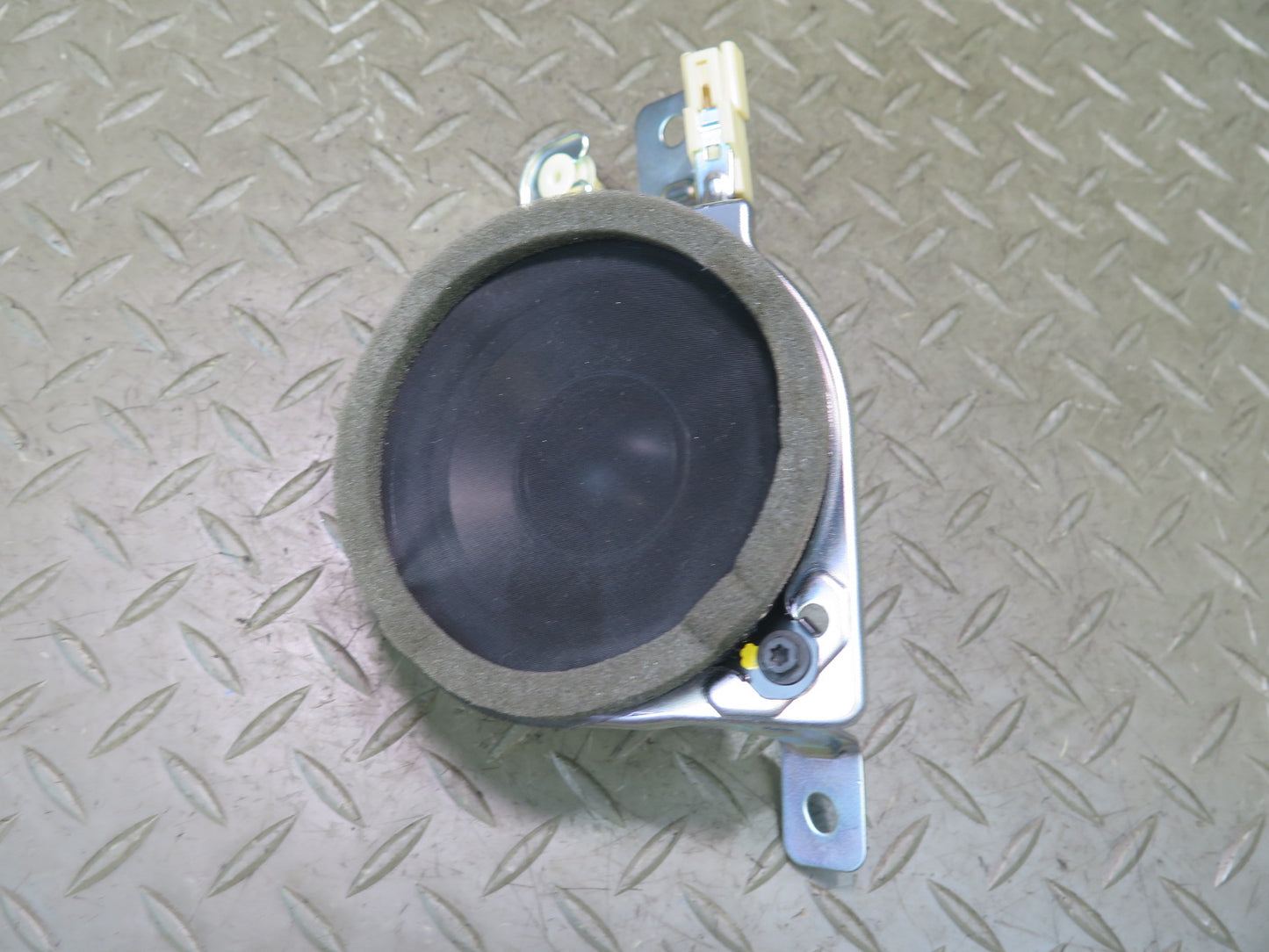 07-17 Lexus UVF46L LS600h LS460 Set of 2 Rear Door Mark Levinson Speaker OEM