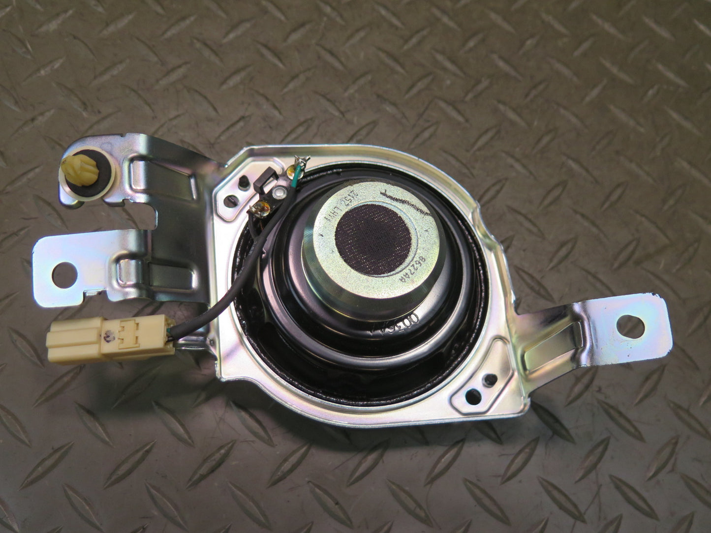 07-17 Lexus UVF46L LS600h LS460 Set of 2 Rear Door Mark Levinson Speaker OEM
