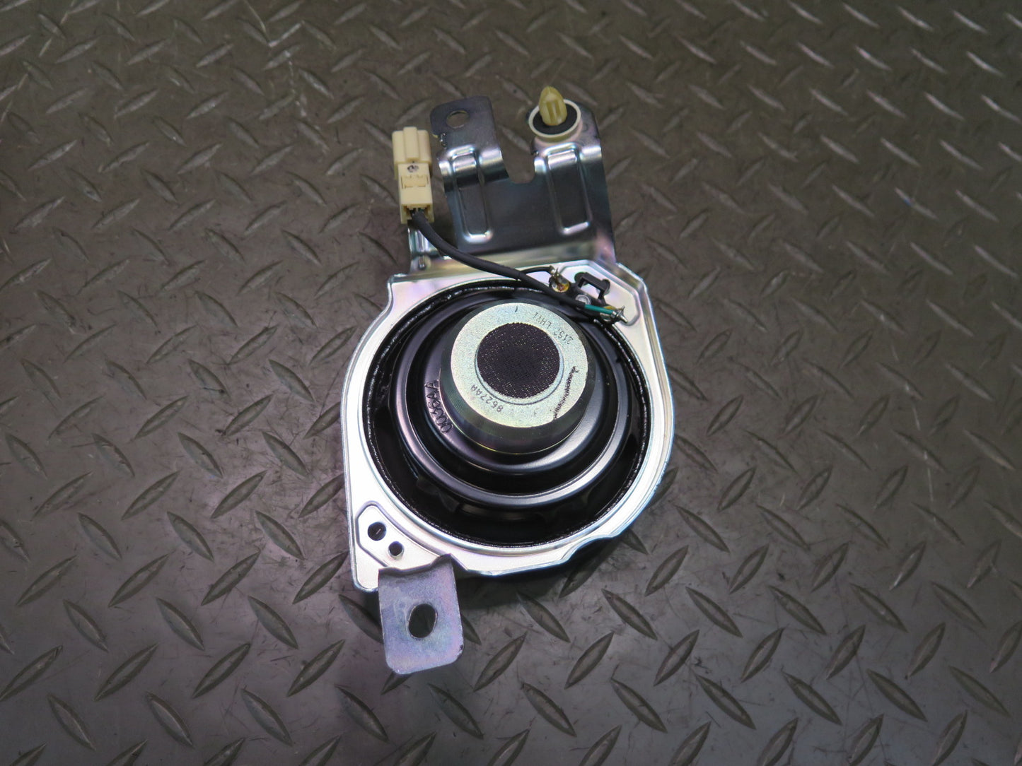 07-17 Lexus UVF46L LS600h LS460 Set of 2 Rear Door Mark Levinson Speaker OEM