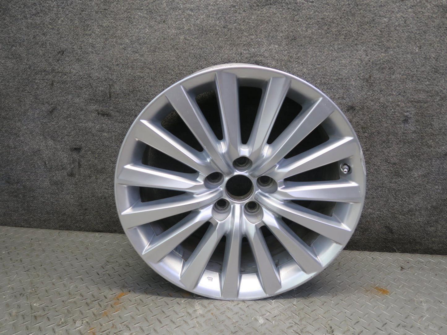13-17 Lexus LS460 Factory Alloy R19 19" Wheel Rim 19x8J ET35 OEM