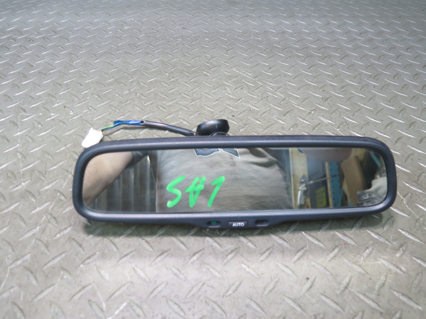 08-12 Lexus UVF46L LS600h Auto Dim Interior Rear View Mirror OEM