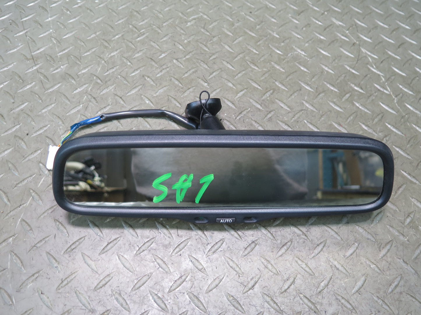 08-12 Lexus UVF46L LS600h Auto Dim Interior Rear View Mirror OEM