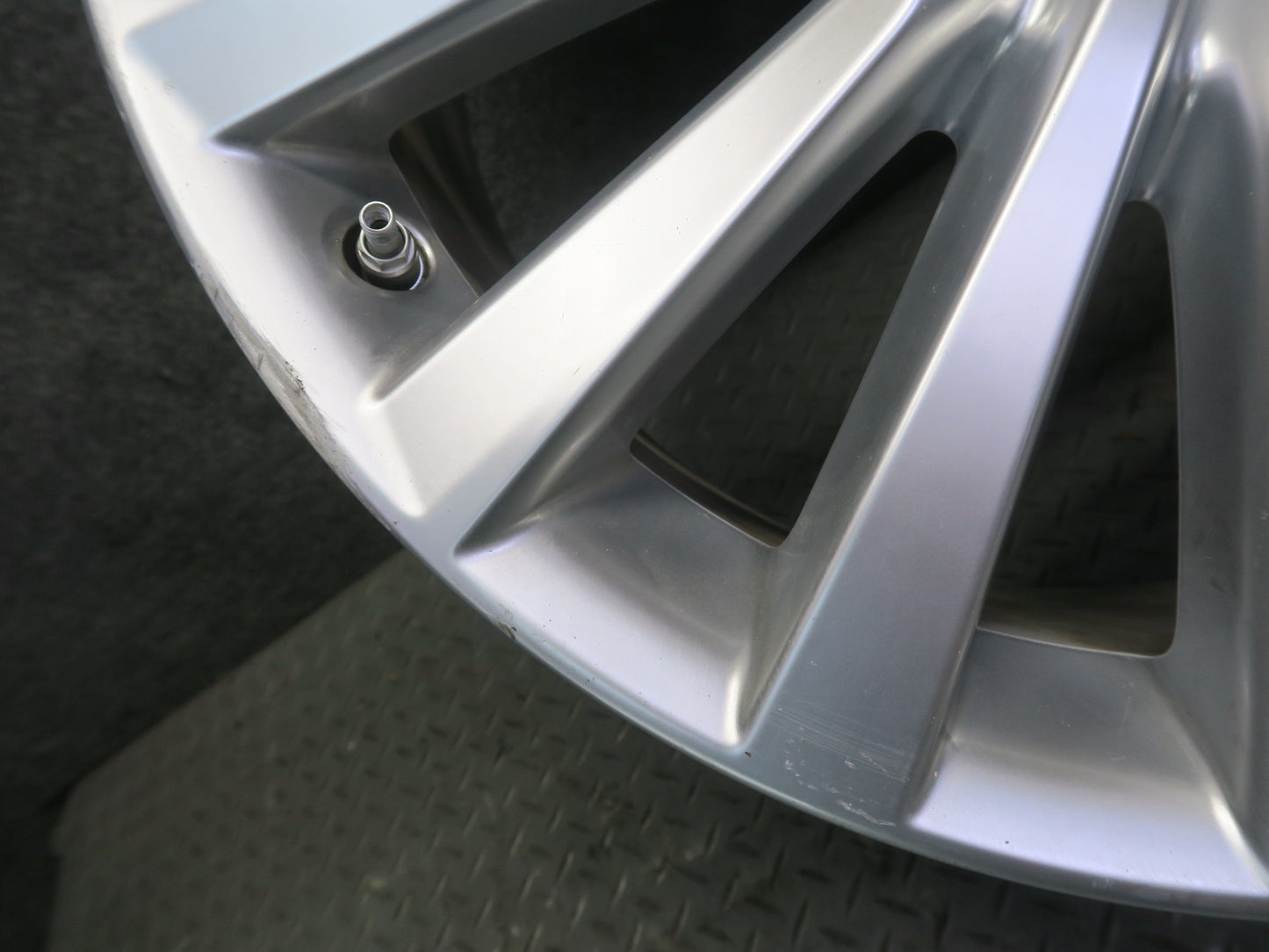 13-17 Lexus LS460 Factory Alloy R19 19" Wheel Rim 19x8J ET35 OEM