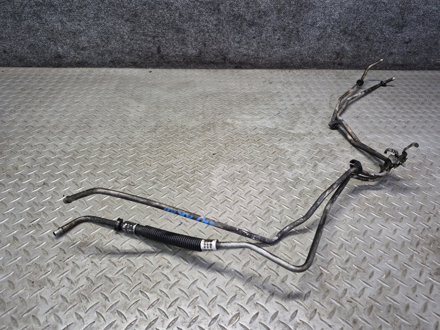 2003-2005 Hummer H2 A/T Automatic Transmission Oil Cooler Hose Pipe Line Set