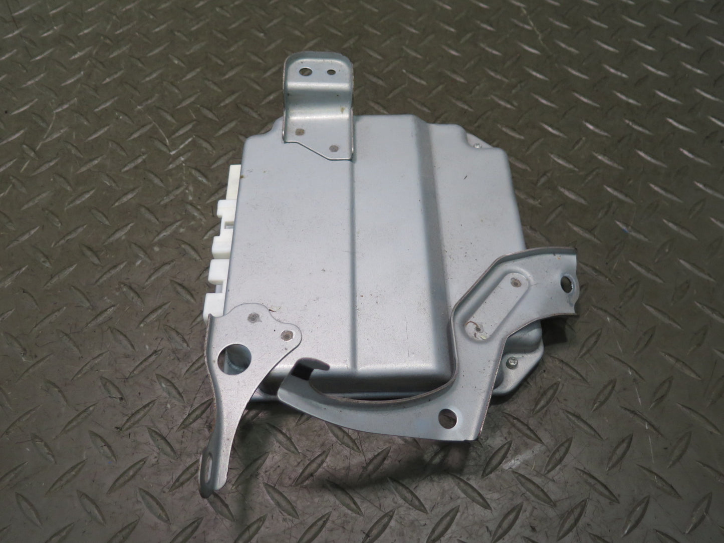08-09 Lexus UVF46L LS600h Power Steering Control Module 89181-50050 OEM