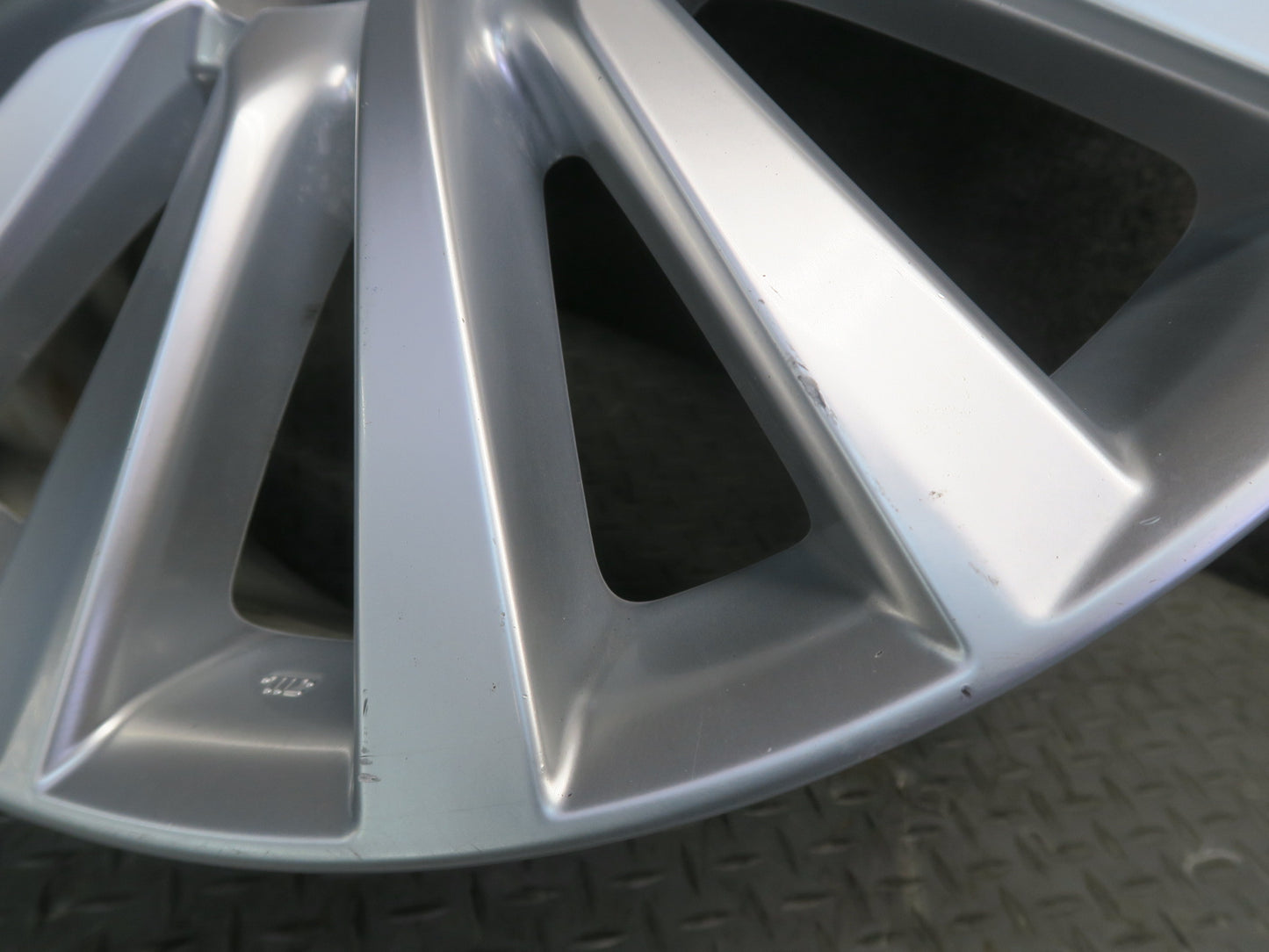13-17 Lexus LS460 Factory Alloy R19 19" Wheel Rim 19x8J ET35 OEM
