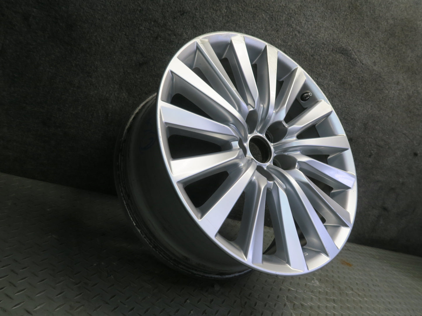 13-17 Lexus LS460 Factory Alloy R19 19" Wheel Rim 19x8J ET35 OEM