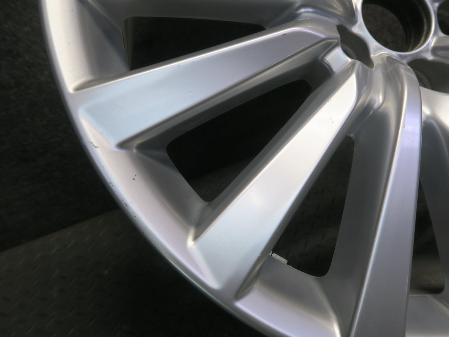 13-17 Lexus LS460 Factory Alloy R19 19" Wheel Rim 19x8J ET35 OEM