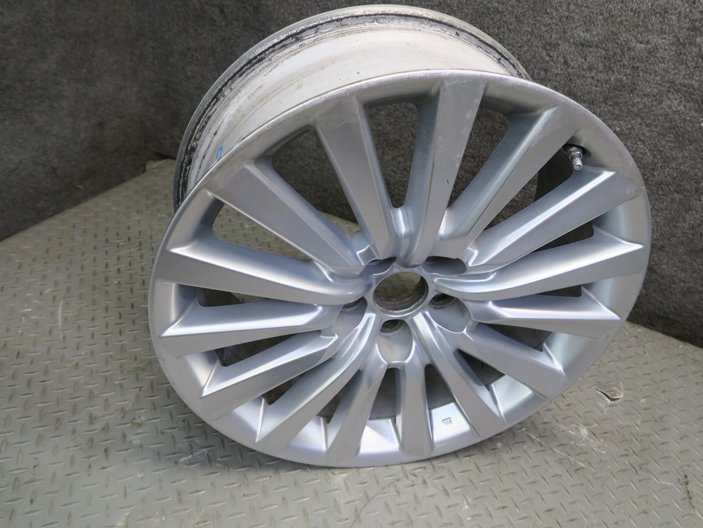 13-17 Lexus LS460 Factory Alloy R19 19" Wheel Rim 19x8J ET35 OEM