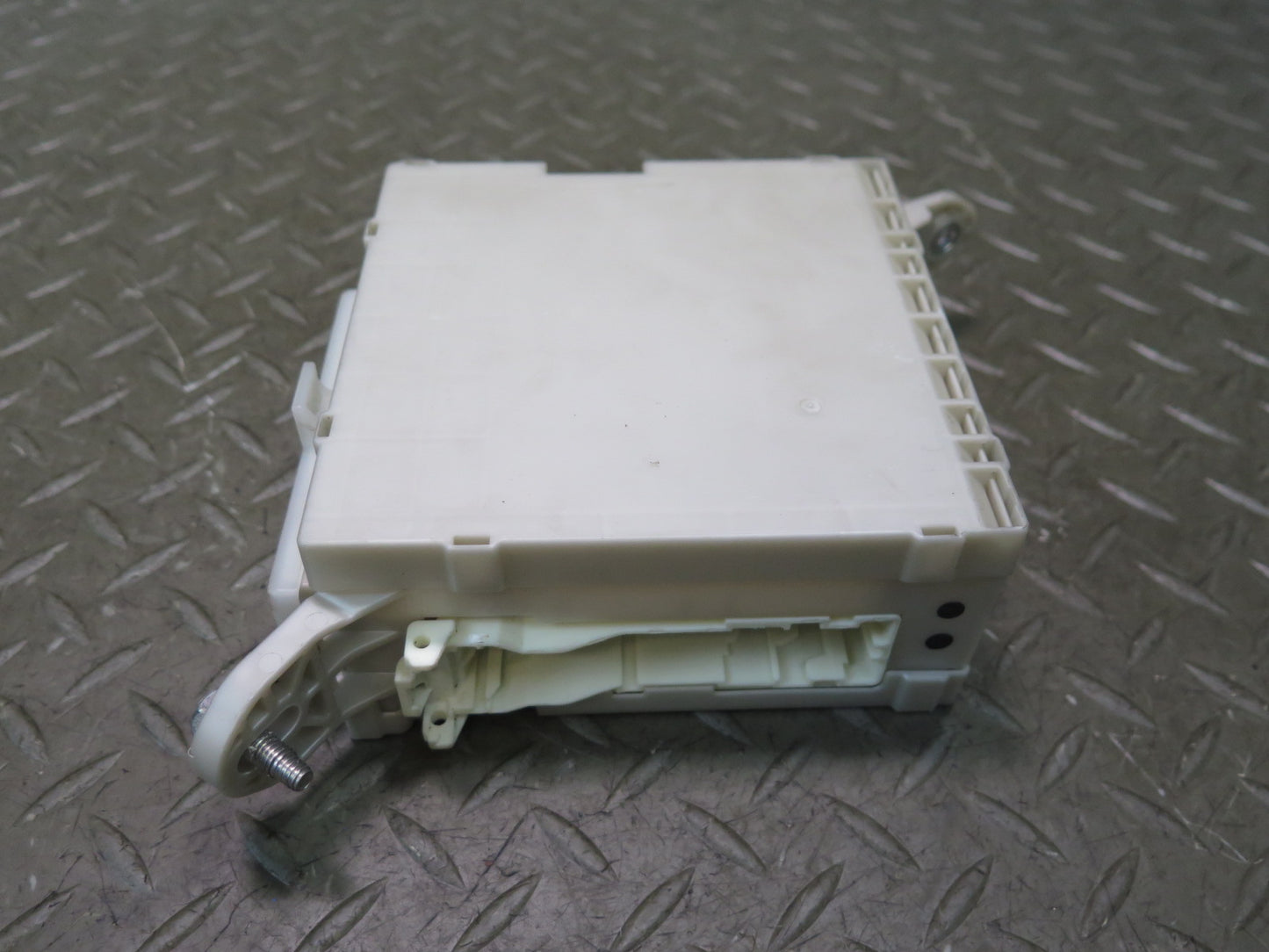 08-09 Lexus UVF46L LS600h Front Right Interior Cabin Fuse Relay Box Module
